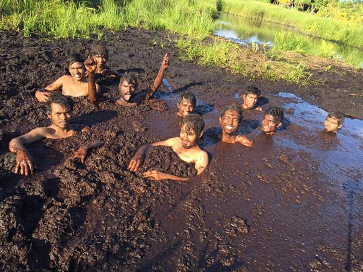 Mud bathing in Koda kills