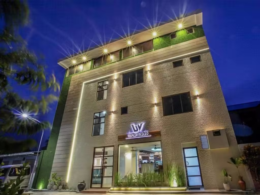 Beachwood Hotel & Spa Maafushi